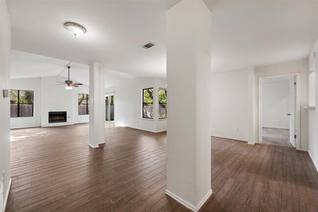 Building Photo - 11464 Bristle Oak Trail