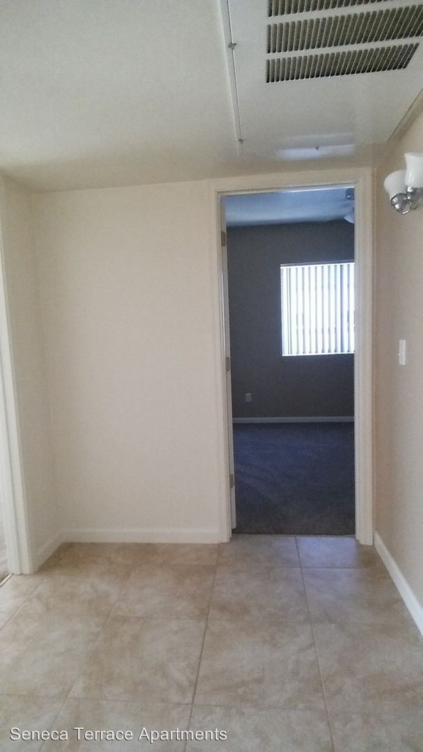 Building Photo - 2050 N Pantano Rd