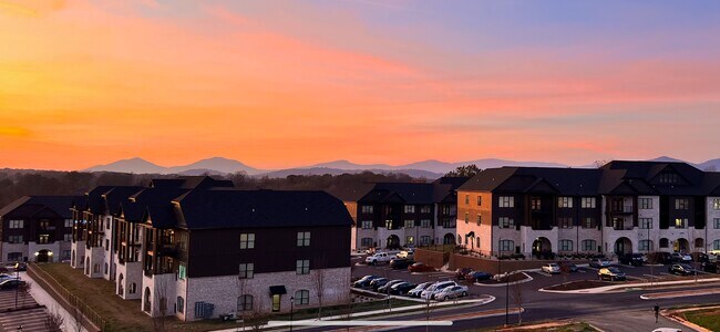 Building Photo - 1083 N Westyn Lp