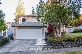Building Photo - Great Location!  Quiet Neighborhood!
