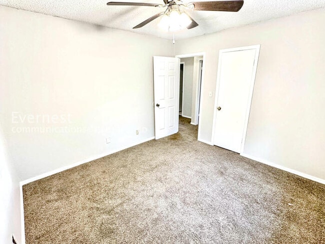 Building Photo - 1756 S Pine Ave