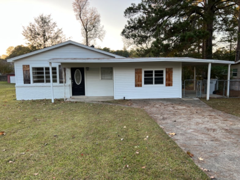 Primary Photo - 119 Fairlane Dr