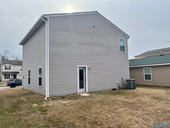 Building Photo - 193 Cloverbrook Dr