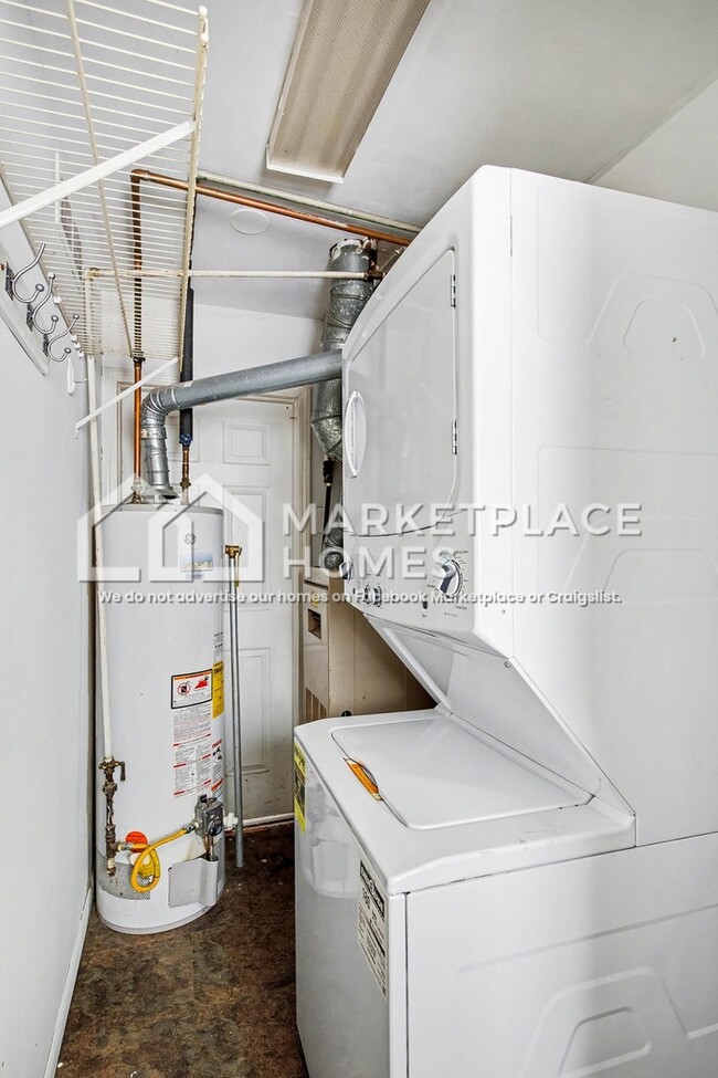 Building Photo - 28342 Rosemont St