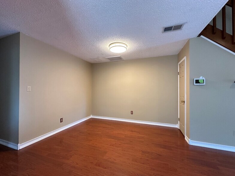Building Photo - 3990 Roebling Ln