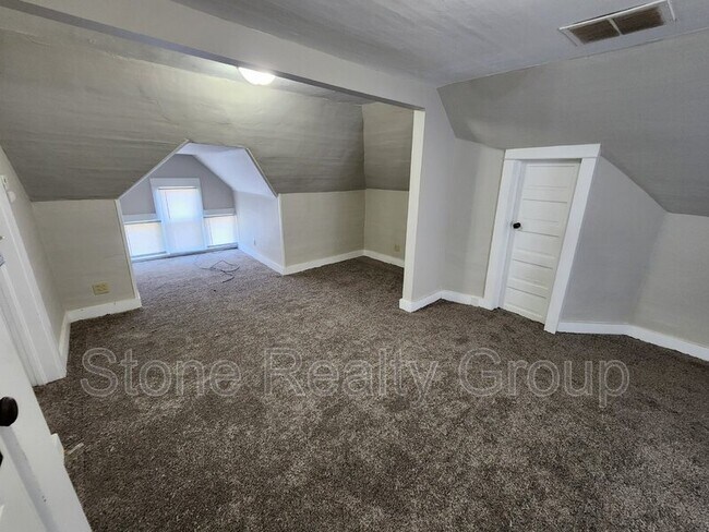 Building Photo - 22 Blakely Ave