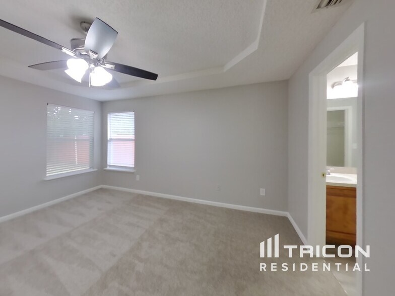 Building Photo - 1127 Summer Springs Drive