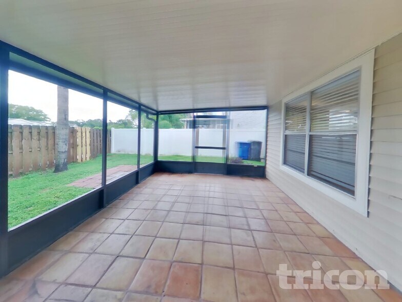 Building Photo - 11011 Greenaire Dr