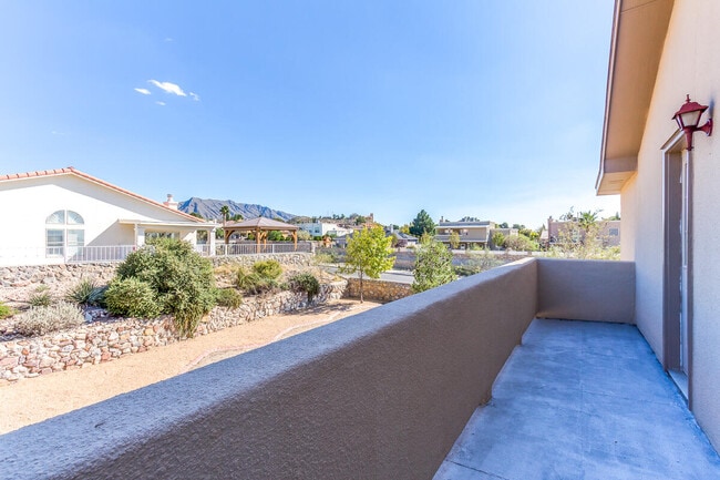 Building Photo - 900 Tecate Pl
