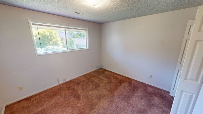 Building Photo - 333 Grove St