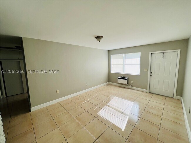 Building Photo - 7613 Venetian St