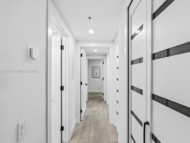 Building Photo - 701 Brickell Key Blvd