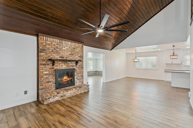 Building Photo - 470 Brian Cir