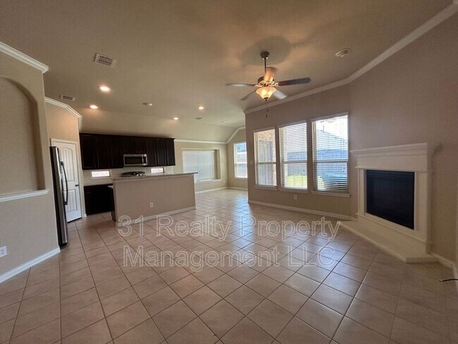 Building Photo - 16616 Central Garden Ln