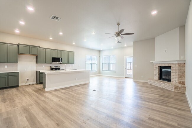 Building Photo - 5905 Settler Ave