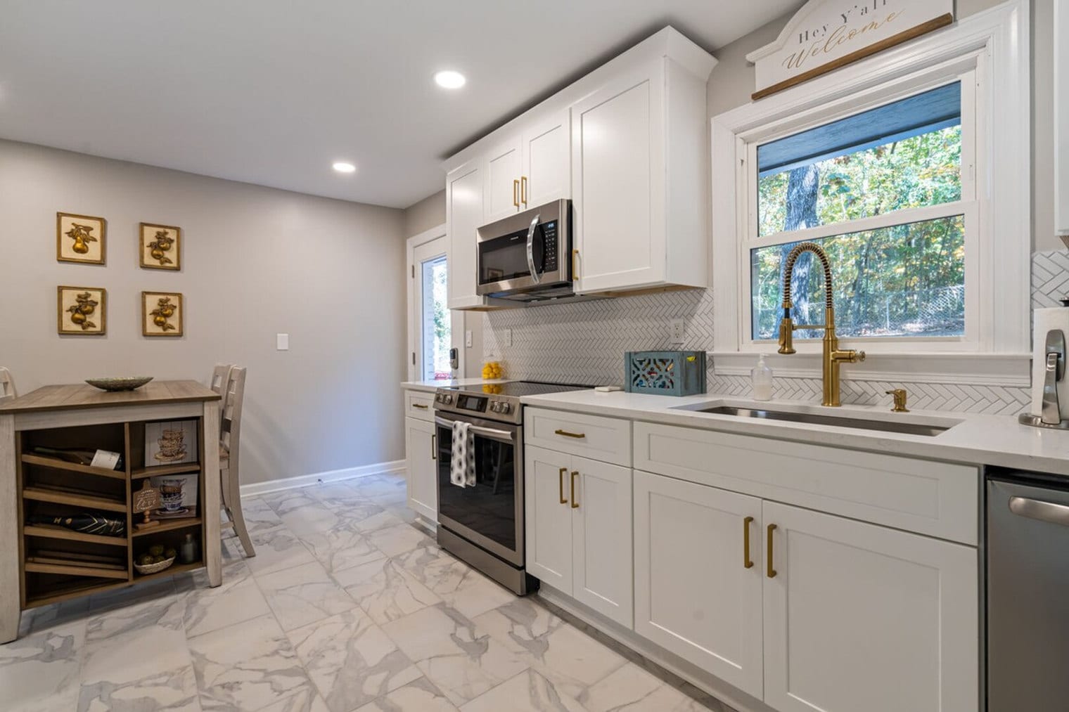 Building Photo - 6 Oriole Dr