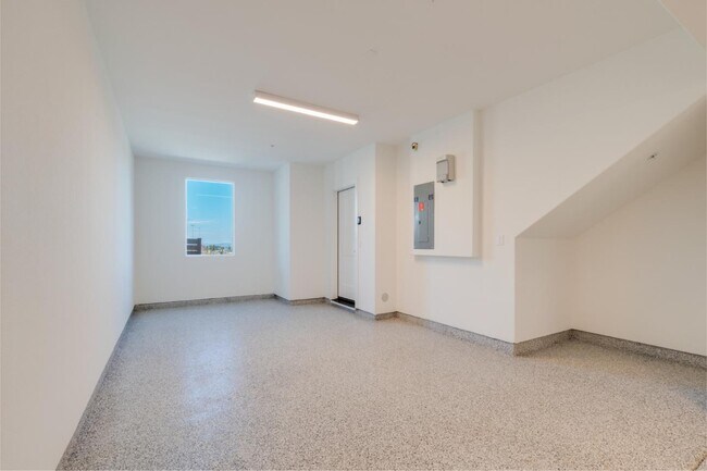 Building Photo - 1416 Venice Ter