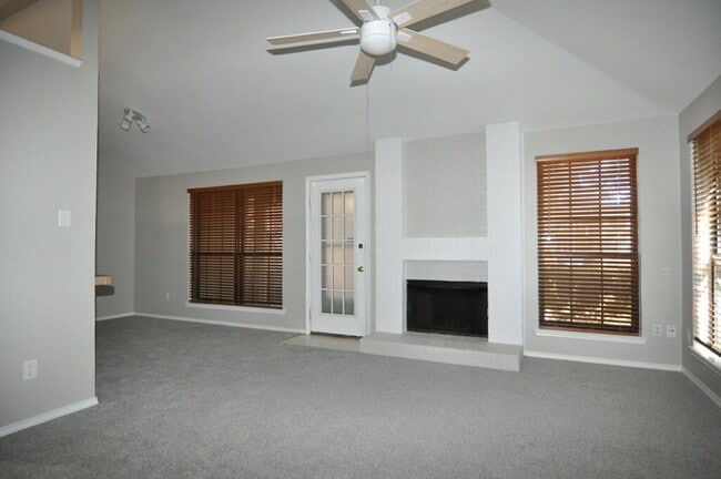 Building Photo - "Adorable 2-1 Duplex with Character, Comfo...