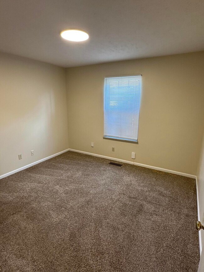 Building Photo - 415 Ridgewood Ln