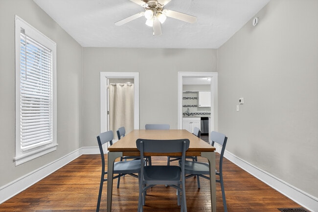 Building Photo - 716 Coit Ave NE