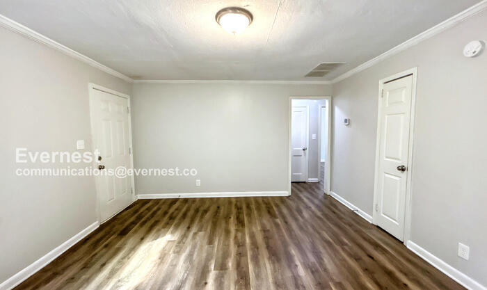 Building Photo - 2168 Rexford Dr