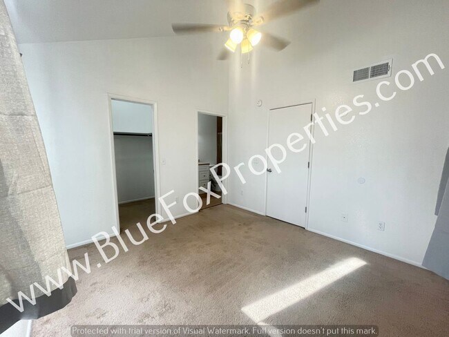 Building Photo - 3690 N Country Club Rd