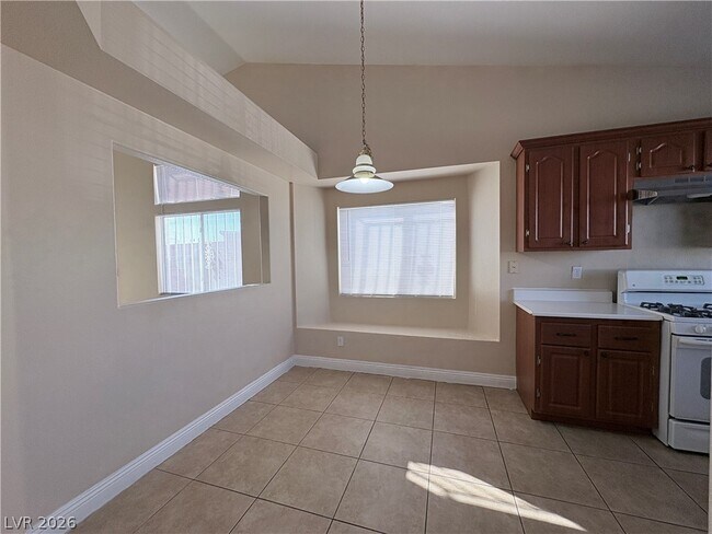 Building Photo - 1613 Crystal Chimes Dr