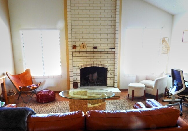 Building Photo - 56814 Mountain View Trail