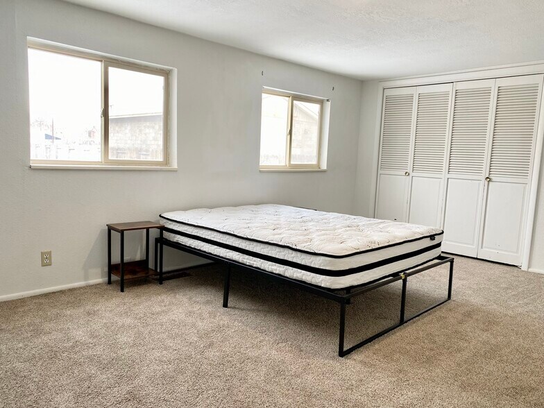 Building Photo - 244 S 100 W