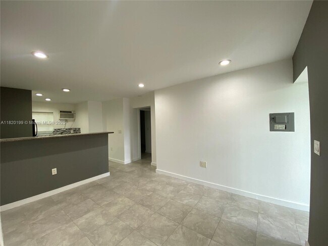 Building Photo - 1351 NW 45th St