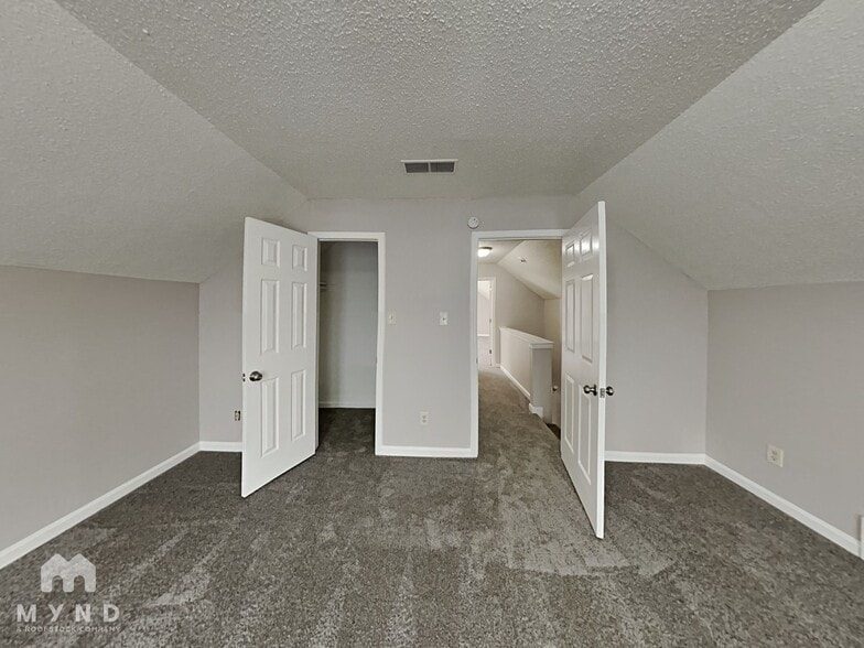 Building Photo - 7002 Timber Rise Cove