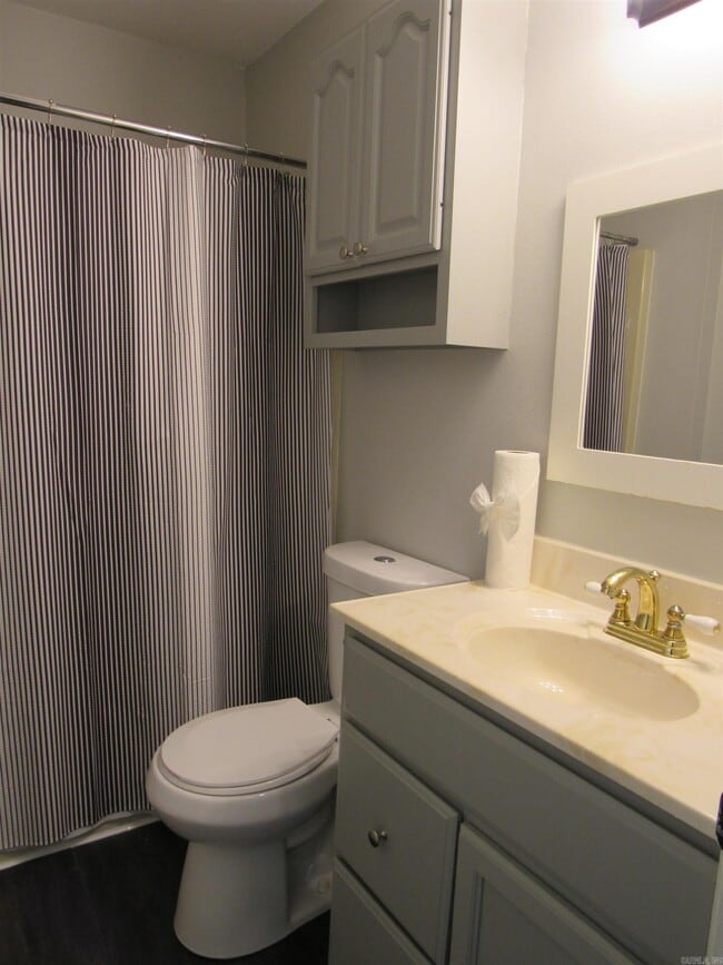 Building Photo - 303 Merganzer Dr