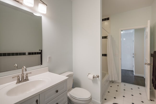 Building Photo - 1 Mountain Laurel Ln