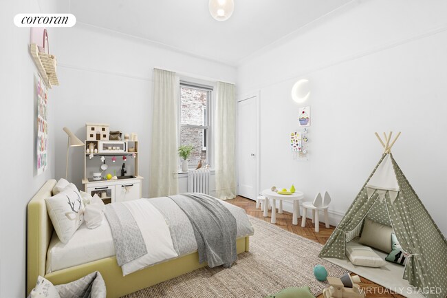 Building Photo - 574 5th St