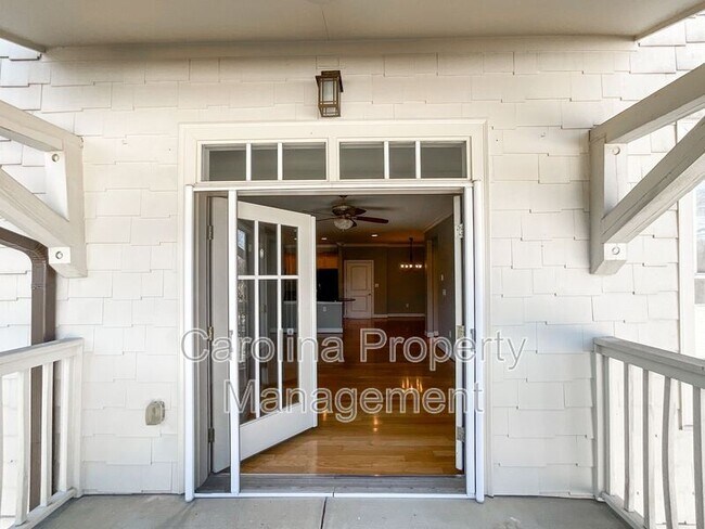 Building Photo - 518 Clarice Ave