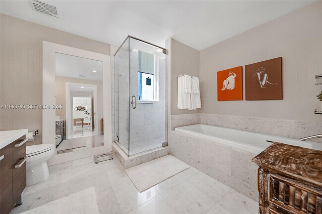 Building Photo - 253 NE 2nd St