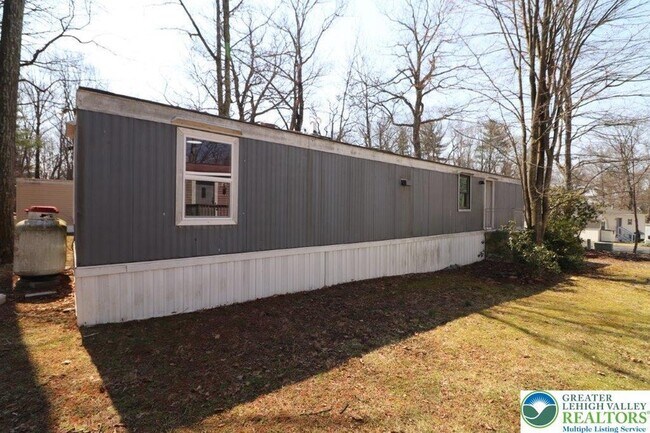 Building Photo - 238 Birchwood Ln