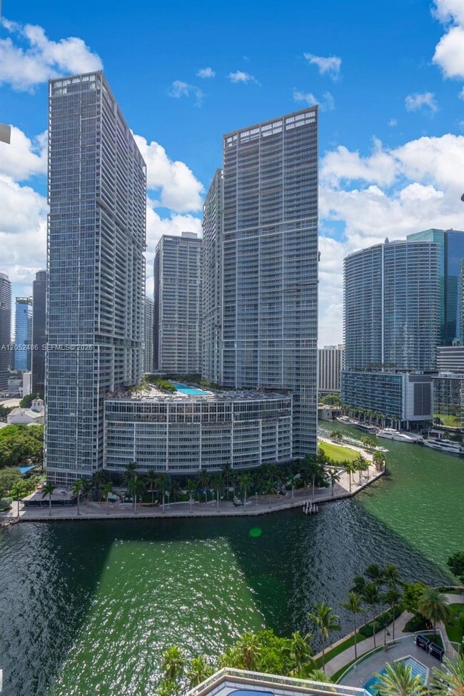 Building Photo - 801 Brickell Key Blvd