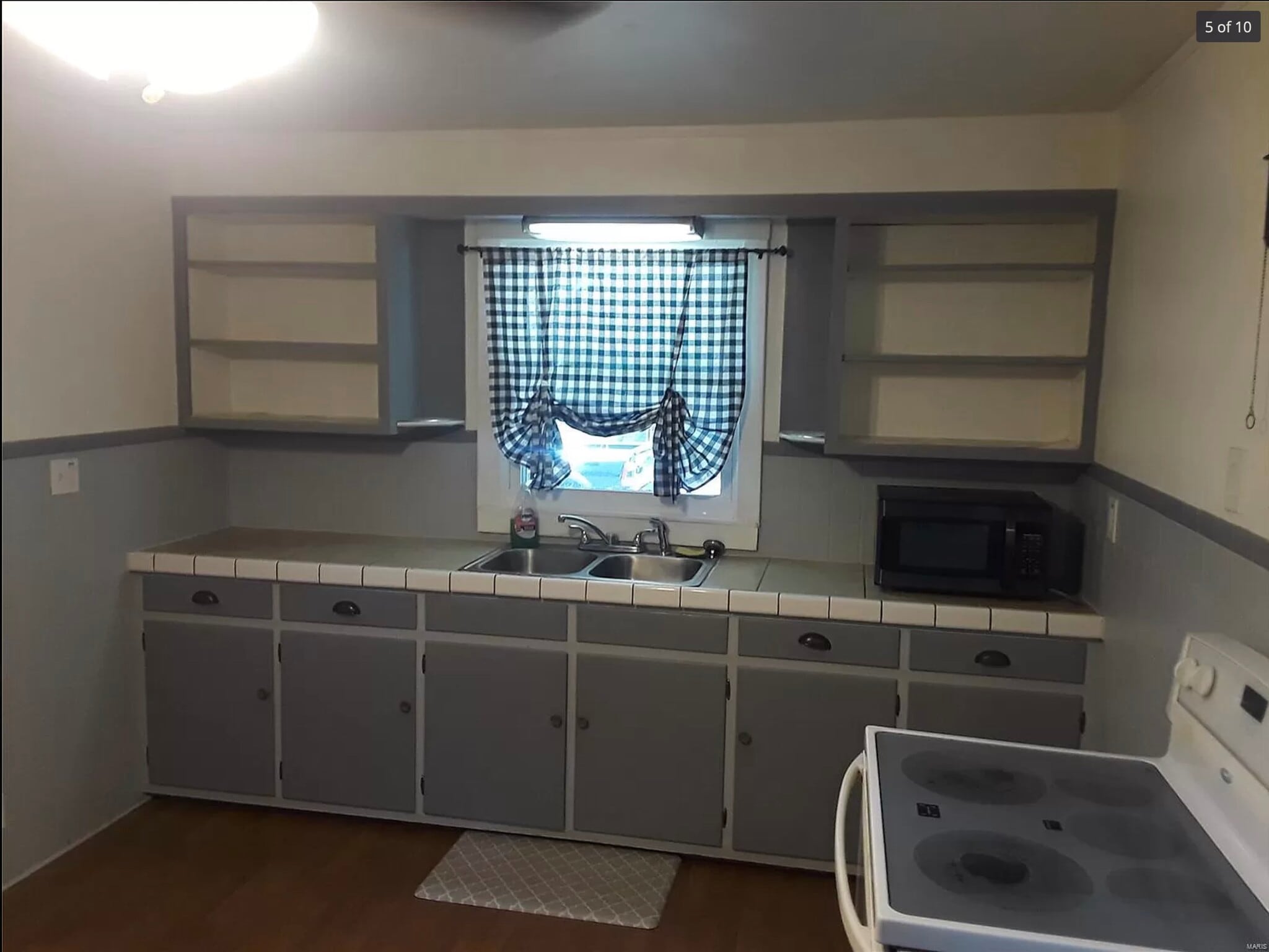 Building Photo - 106 N Long St