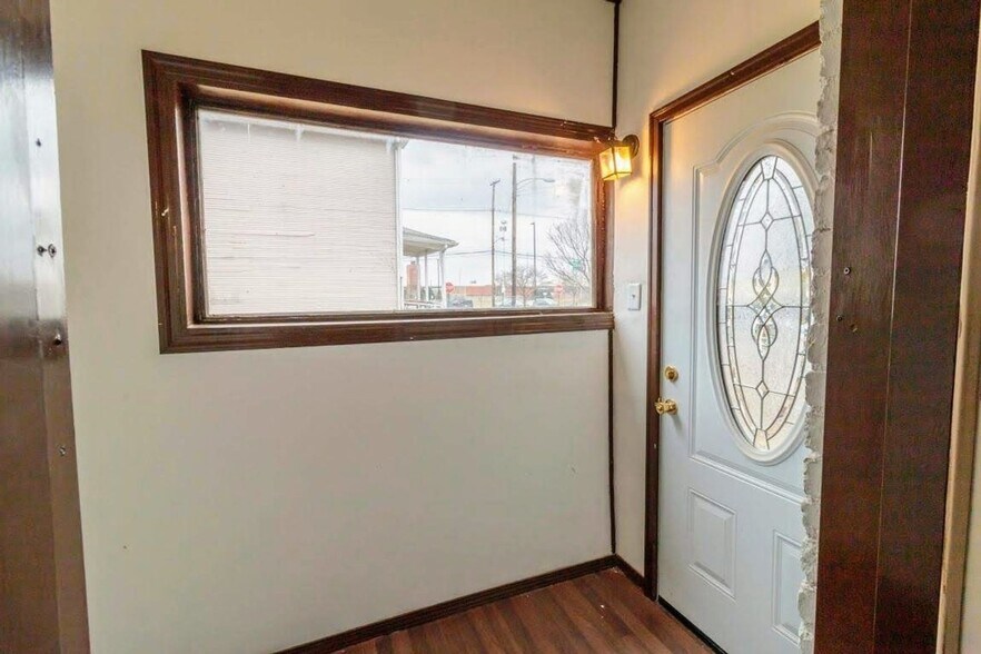 Building Photo - 274 S Skidmore St