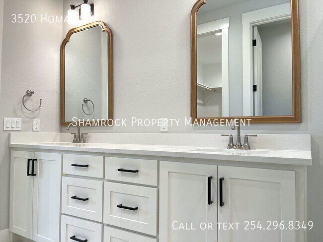 Building Photo - New Central Waco Home