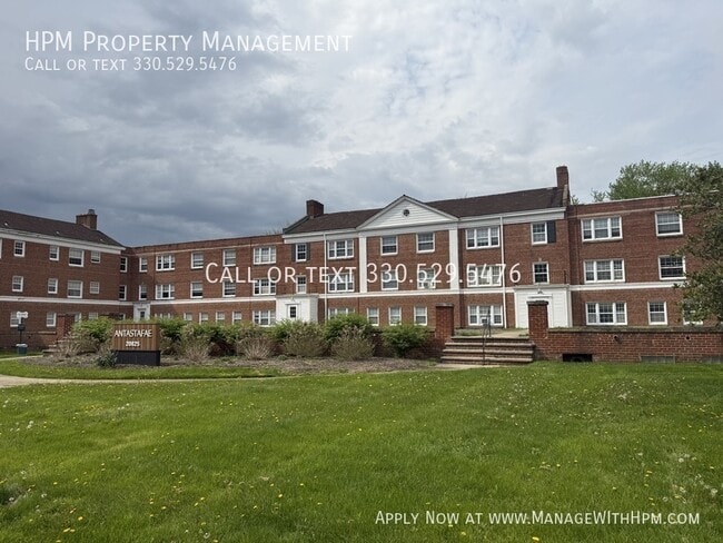Building Photo - 20835 Chagrin Blvd