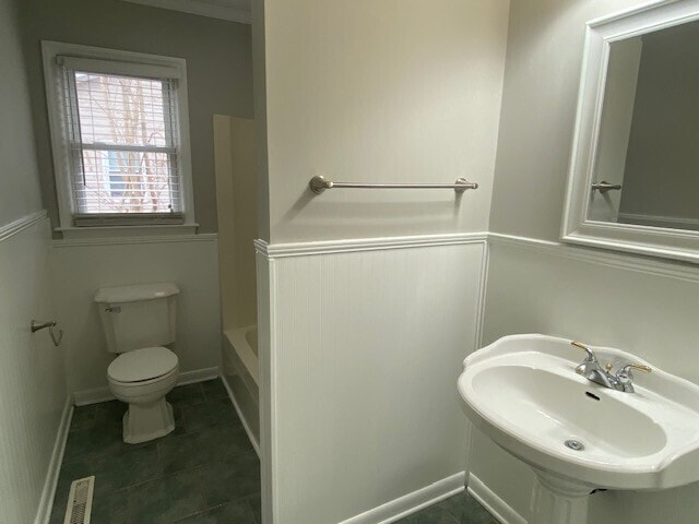 Building Photo - 3 Bedroom House