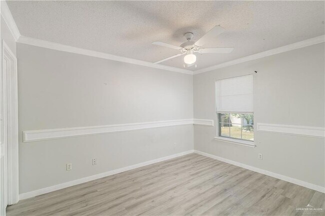 Building Photo - 3425 Ozark Ave