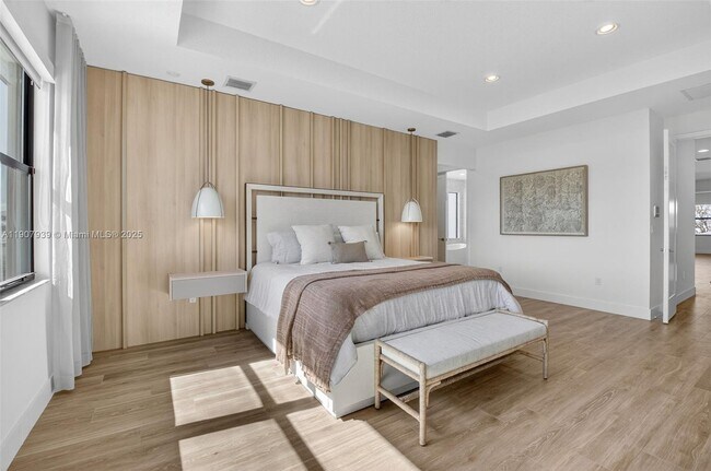 Building Photo - 8356 Royal County Down Rd