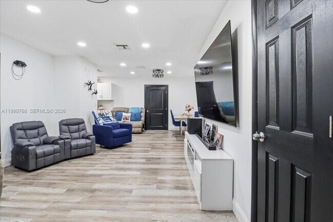 Building Photo - 7551 Polk St