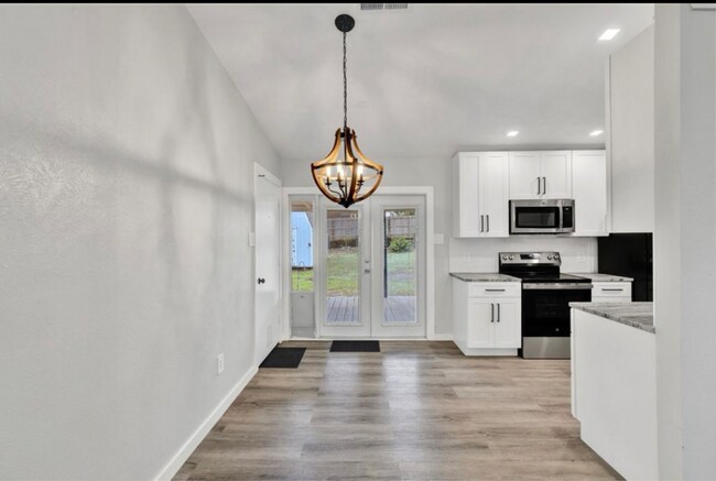 Building Photo - 2308 Foxcroft Ln