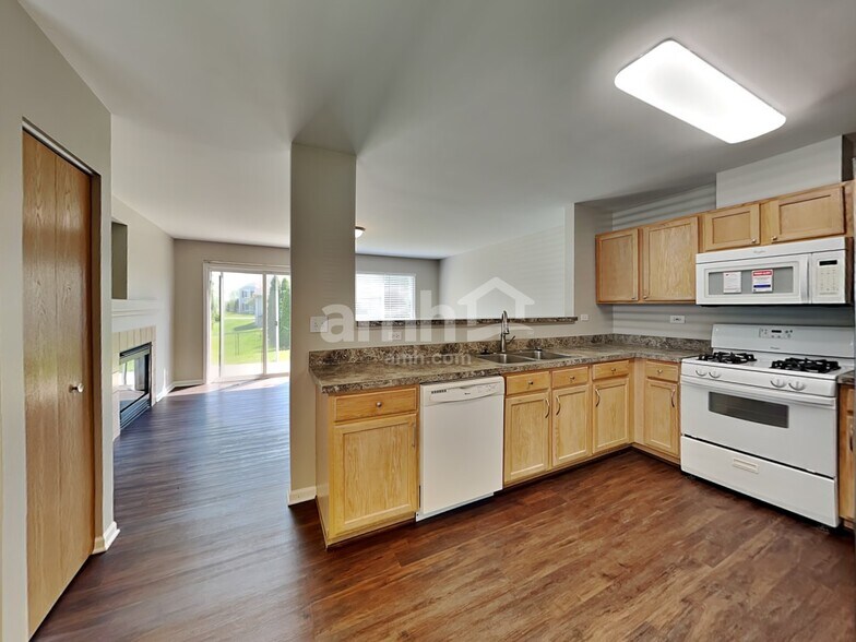 Building Photo - 97 W Amberley Drive