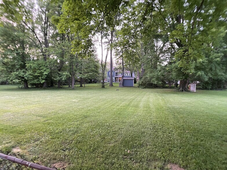 big back yard - 5344 Hagewa Dr