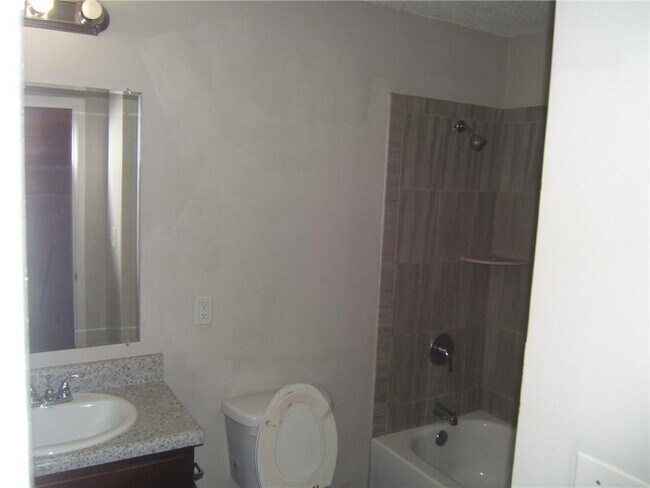 Building Photo - 4701 Flat Shoals Rd